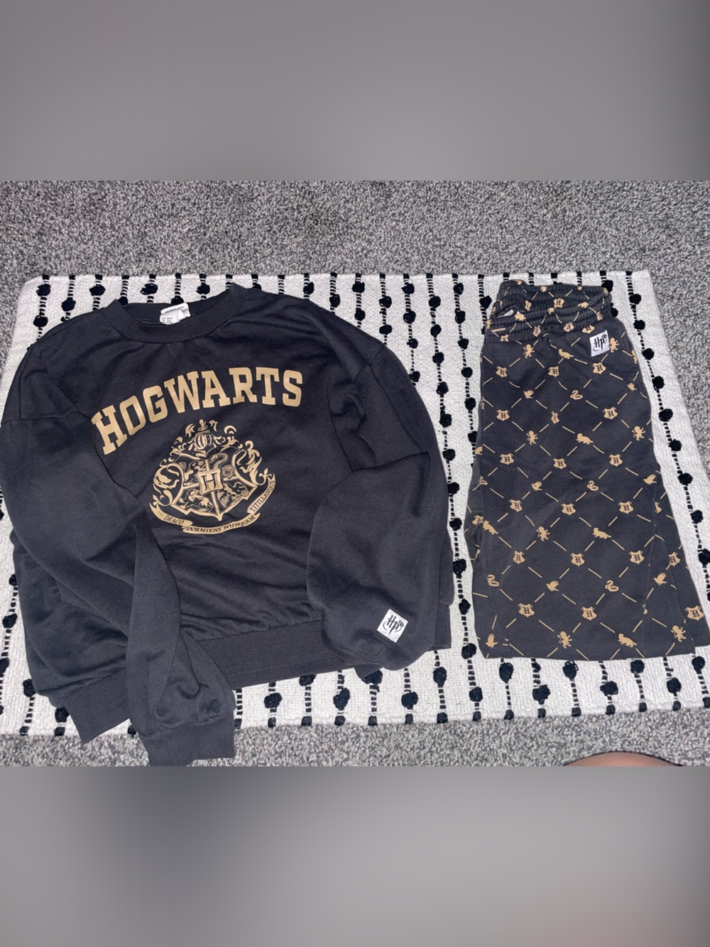 Hogwarts Black Sweatshirt and Lounge Pants Set